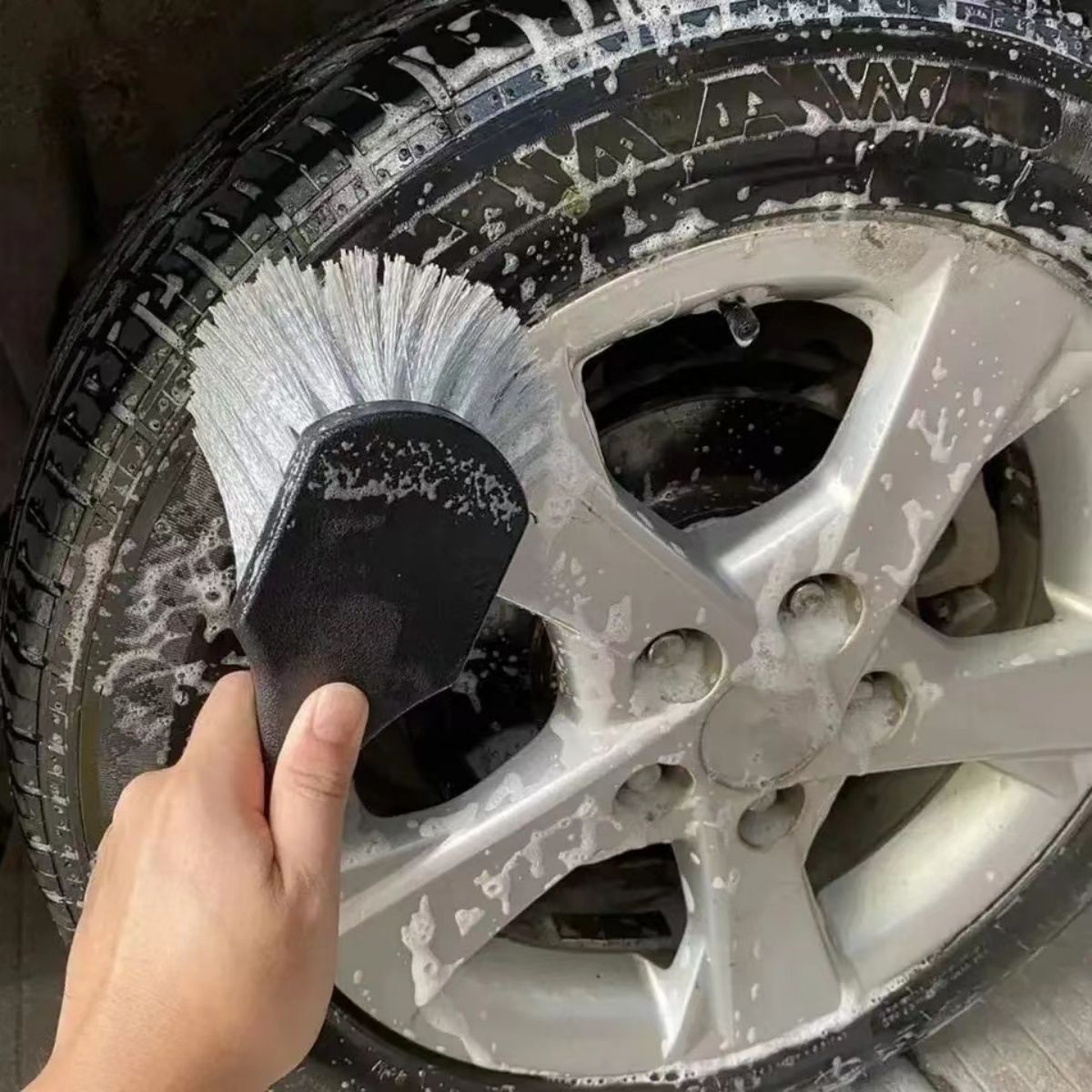 車のホイールクリーニングブラシ ディテールブラシ ショートハ - Detailing Brush Set のレビューと価格